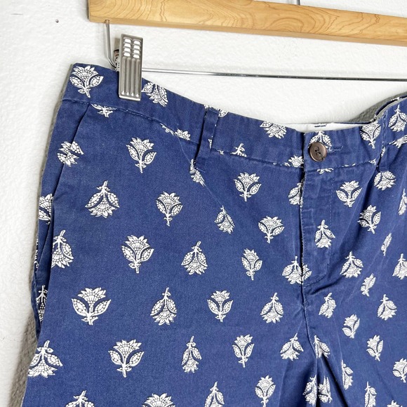Old Navy Everyday Navy Blue Printed 100% Cotton Casual Shorts Women's Size 10 - Picture 2 of 7